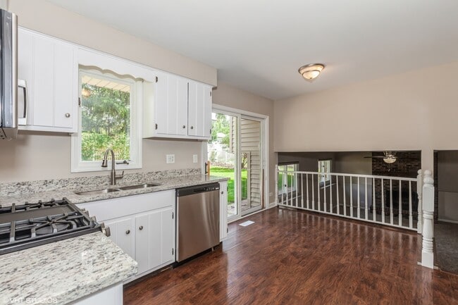 Building Photo - 98 Quail Hollow Ct