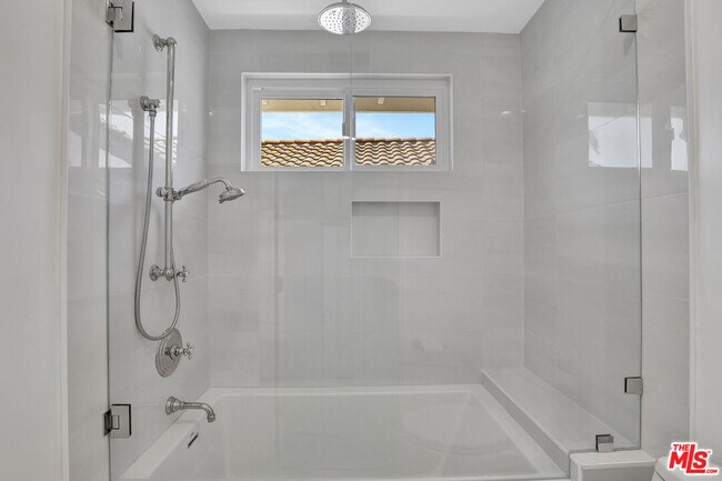 Building Photo - 24701 Cll Conejo