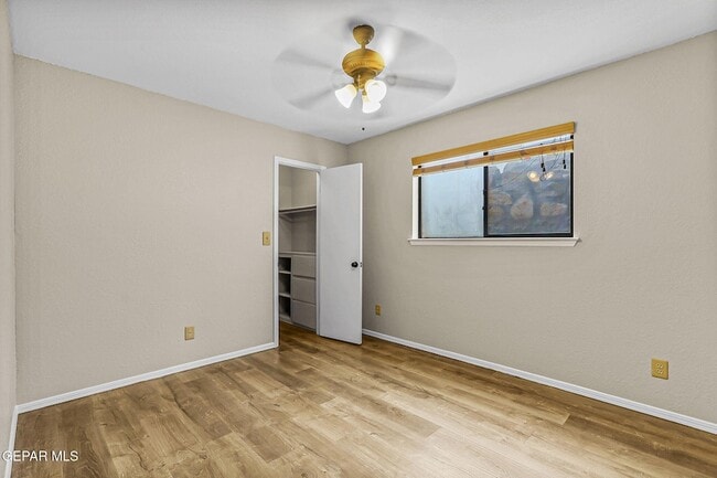 Building Photo - 832 Tepic Dr