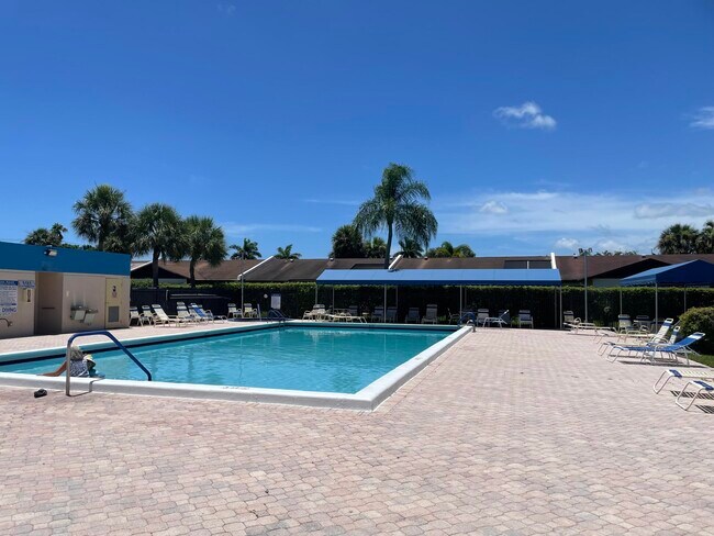Building Photo - 5130 Las Verdes Cir