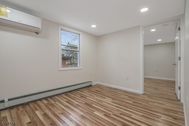 Building Photo - 288 Marshall St