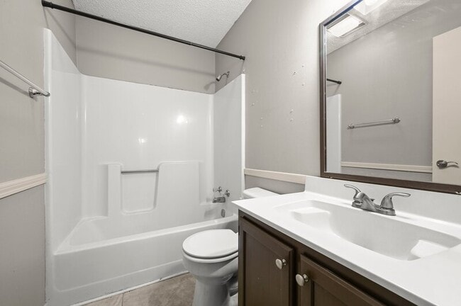 Building Photo - 692 John Henry Dr