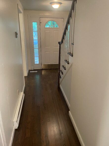 Building Photo - 28 Salem Rd