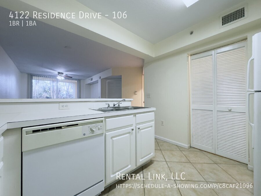 Building Photo - 4122 Residence Drive