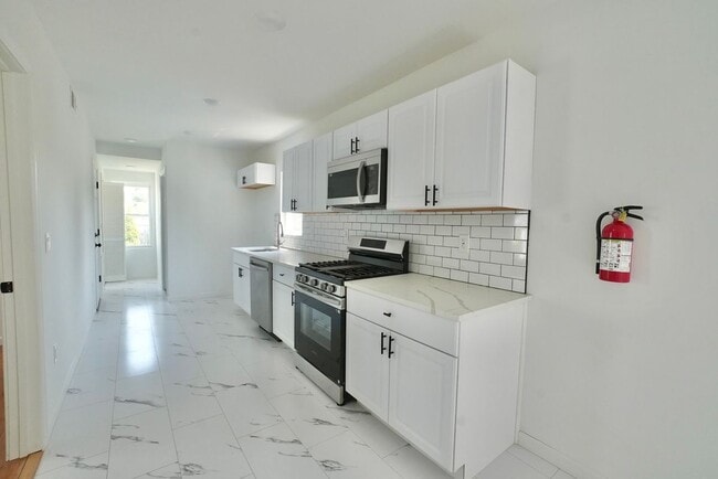 Building Photo - 264 Greylock Pkwy