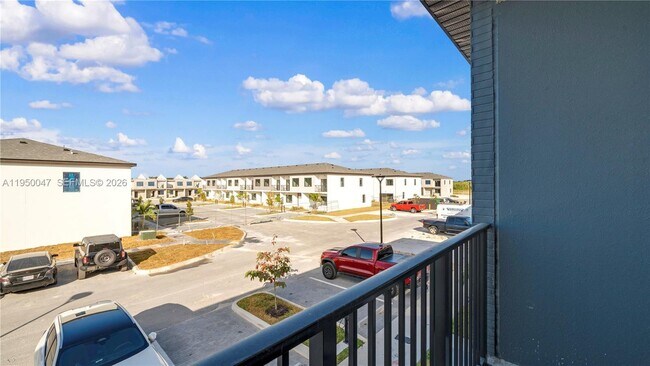 Building Photo - 417 NW 13 Ct