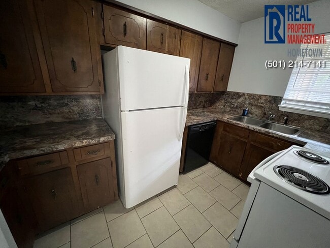 Building Photo - 2714 John Ashley Dr