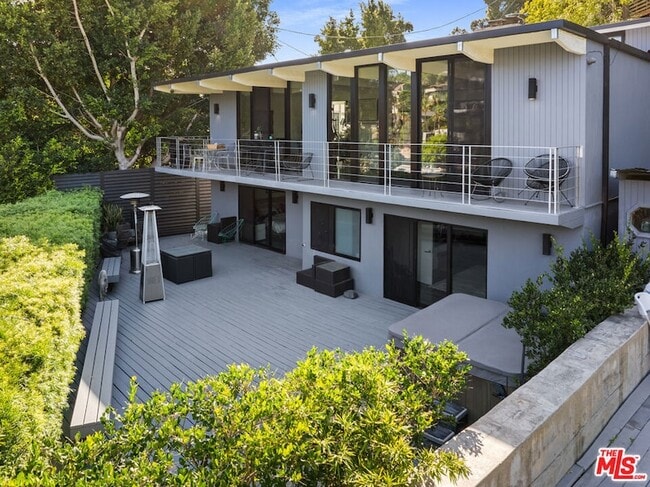 Building Photo - 2775 Rinconia Dr