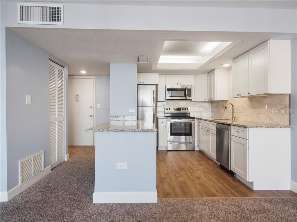 Building Photo - 450 Treasure Island Cswy