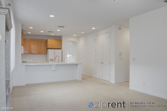 Building Photo - 4 br, 2 bath House - 1834 Zurlo Way, Sacra...