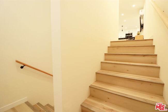 Building Photo - 918 N San Vicente Blvd