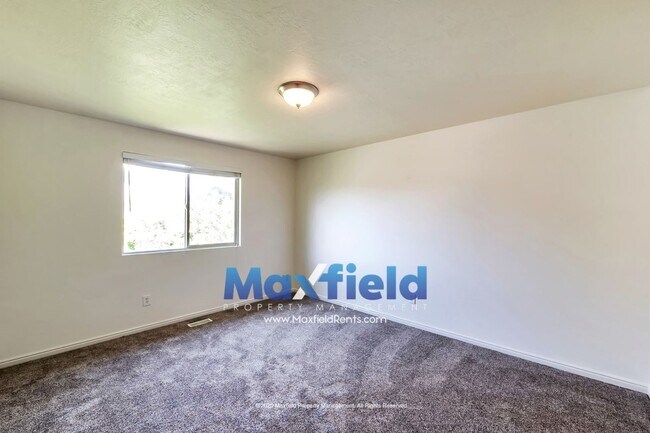 Building Photo - Lehi 4 BD 2.5 BA 2 GA - Fenced Yard