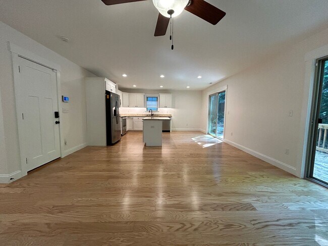 Building Photo - East AVL - 2022 Craftsman Custom Build