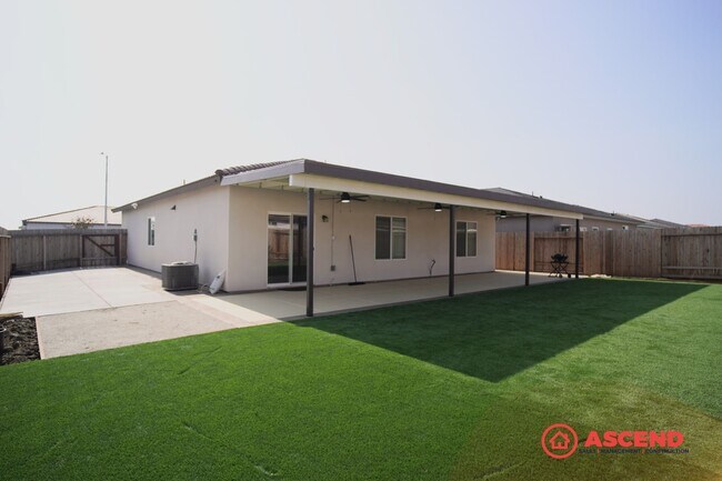 Building Photo - Brand New 3 Bedroom Home!
