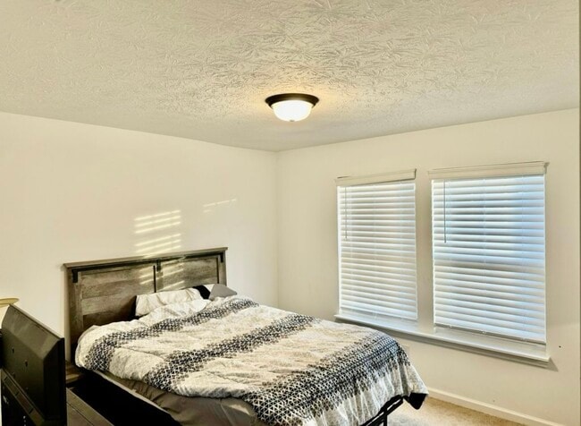 Building Photo - 13238 Landing Cir