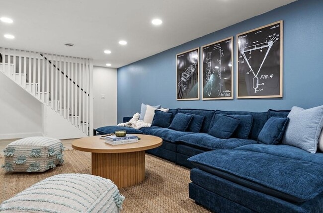 Building Photo - 1424 Vista Ln SW