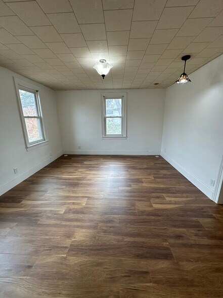 Building Photo - 915 Madison St