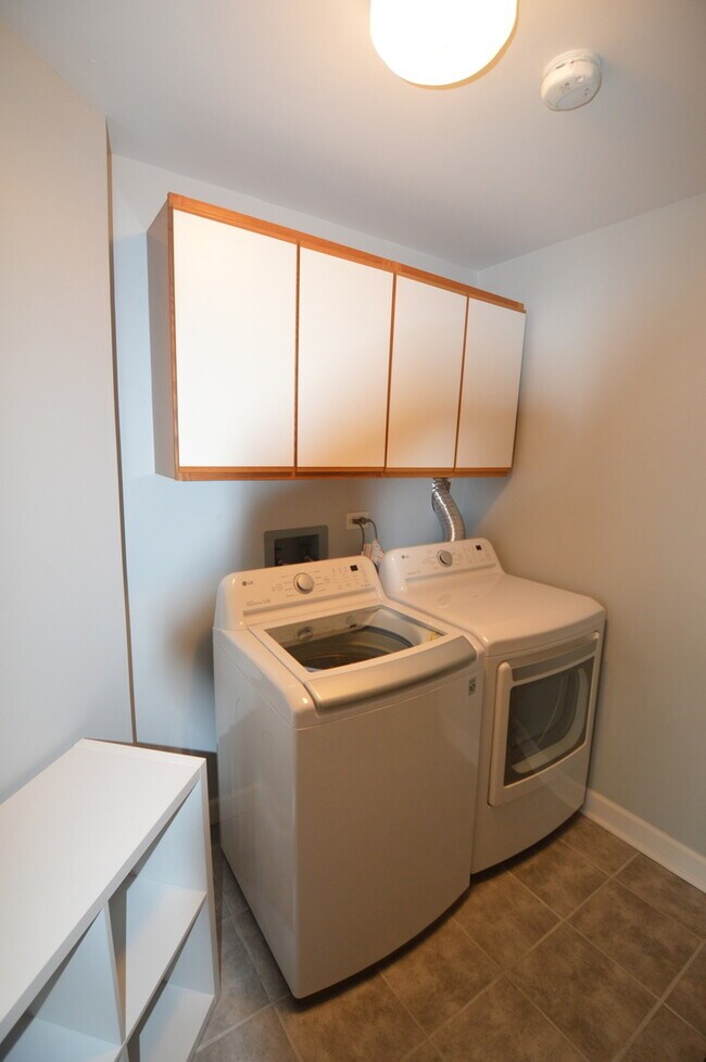 Building Photo - 1267 Bradwell Ln