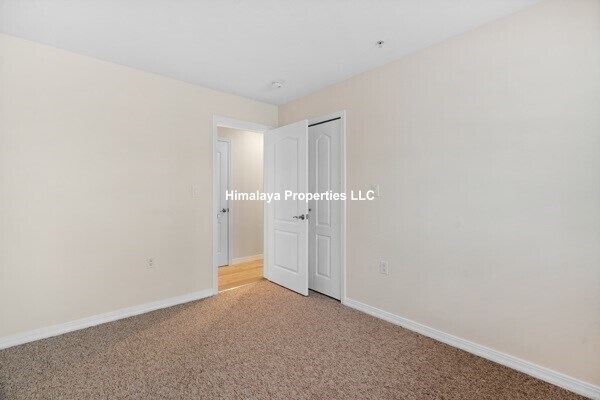 Building Photo - 65 Calumet St