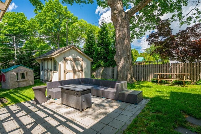 Building Photo - Rare Harbor Heights Rental | 4BR Colonial with Parking & Fenced Yard