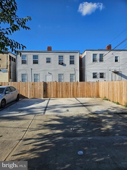 Building Photo - 1223 Simms Pl NE