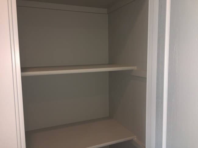 Building Photo - 1575 NE Rumgay Ln