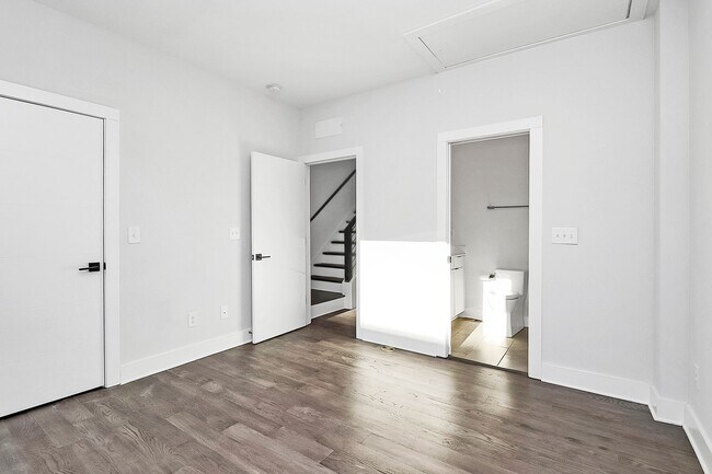 Building Photo - 1214 Minter Pl
