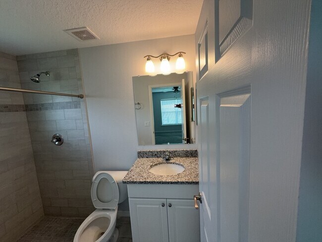 Building Photo - 15023 SE 93rd Ct