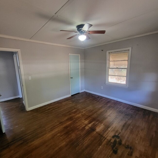 Building Photo - 112 Circle Dr