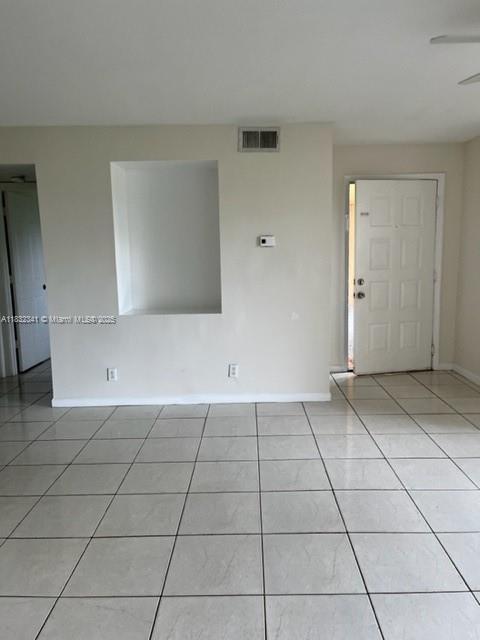 Building Photo - 9999 Summerbreeze Dr
