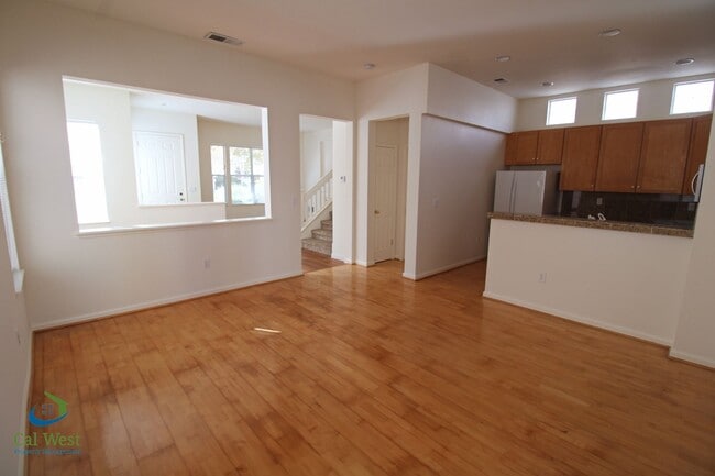 Building Photo - $6,195 - Gorgeous 2 Story 3 Bedroom 2.5 Bath Home steps away from Downtown Mountain View and Cal ...