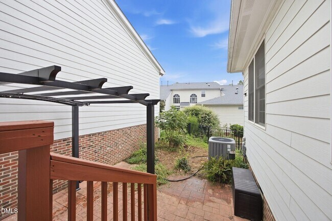 Building Photo - 401 Waverly Hills Dr