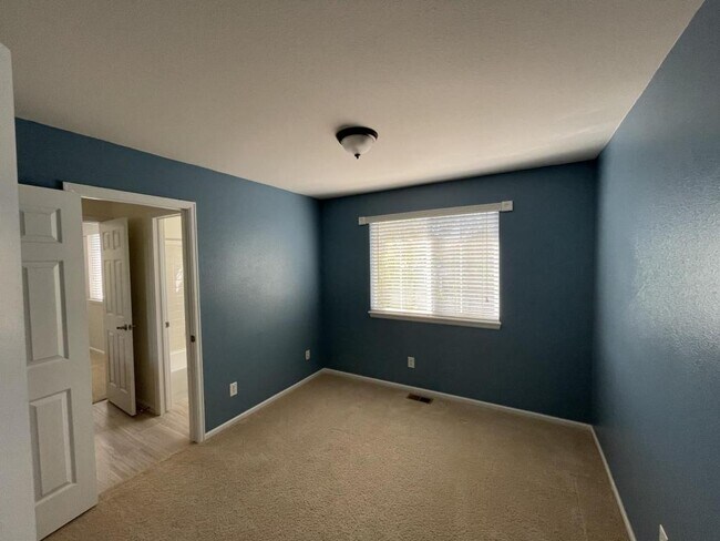Building Photo - 12965 Banyon Cir