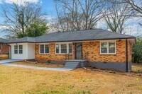 Building Photo - 2019 Knight Ct SE