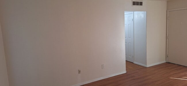 Building Photo - Price reduced! 3-Bedroom Condo in Pinon Sp...