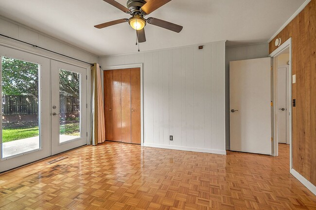 Building Photo - 1808 Sherwood Pl