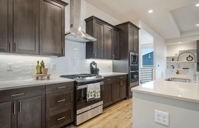 Building Photo - Luxury New Construction Five Bedroom Three...