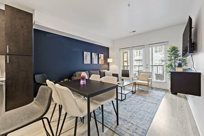 Building Photo - 205 S Kings Dr