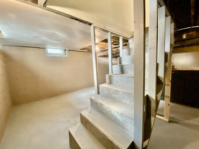Building Photo - 19930 Charest St