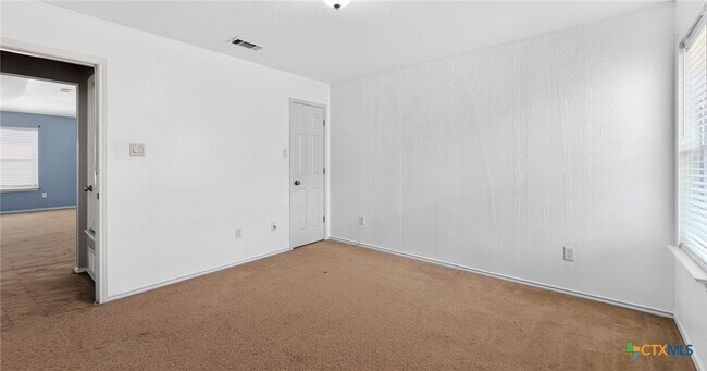 Building Photo - 1108 Dixon Cir
