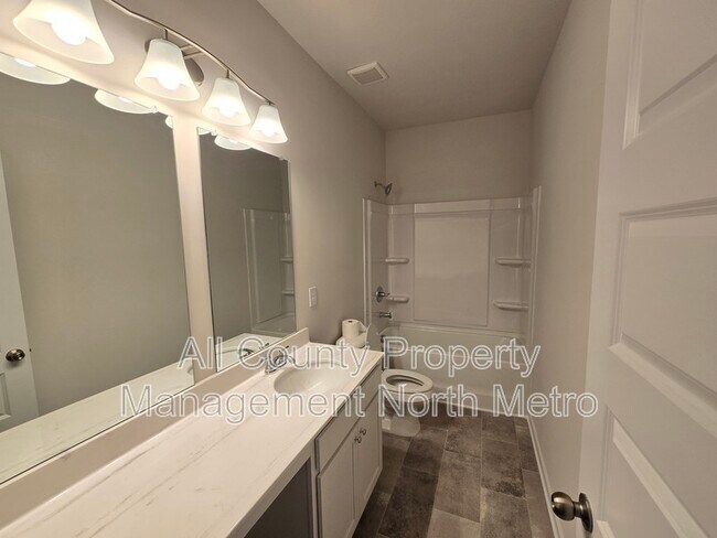 Building Photo - 519 Ozark Ln