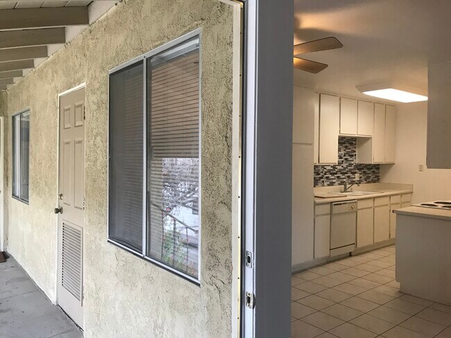 Building Photo - 10912 Rincon St