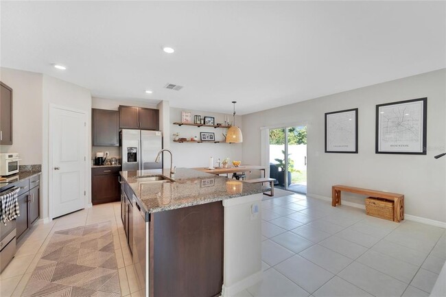 Building Photo - 403 Royal Empress Dr