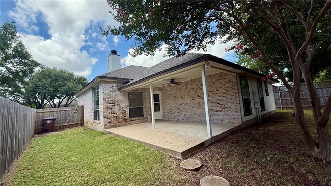 Building Photo - 2318 Sycamore Trail