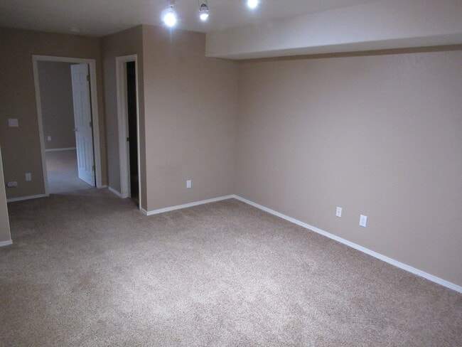 Building Photo - 1918 Bristlecone Dr