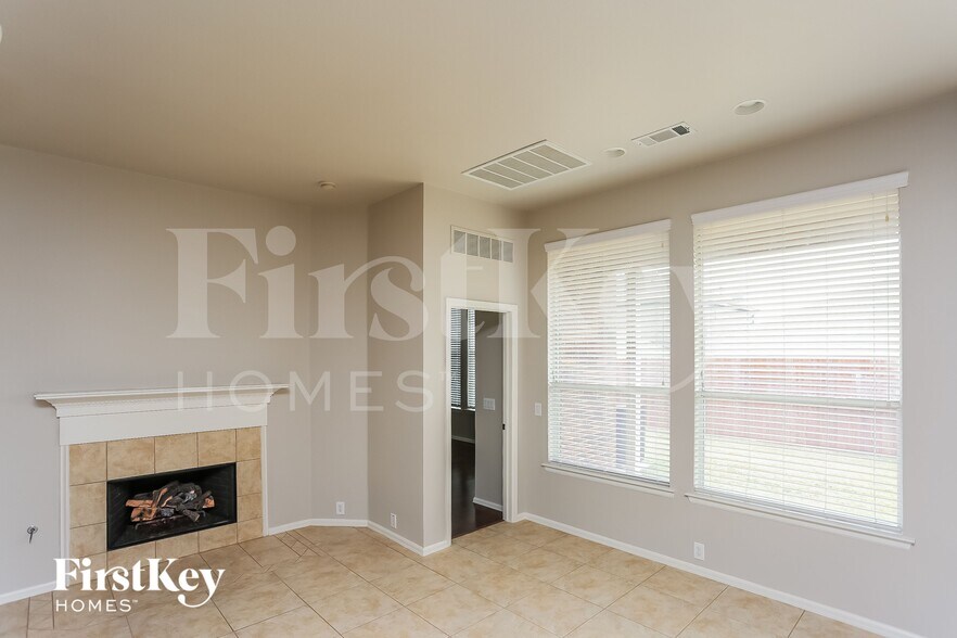 Building Photo - 2744 Cedar Ridge Ln