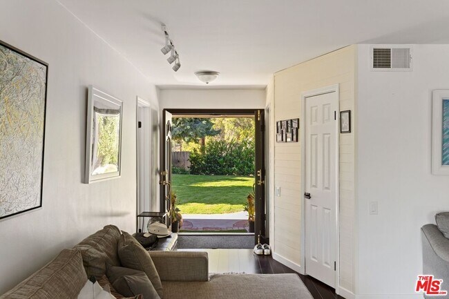 Building Photo - 7130 Gateshead Way