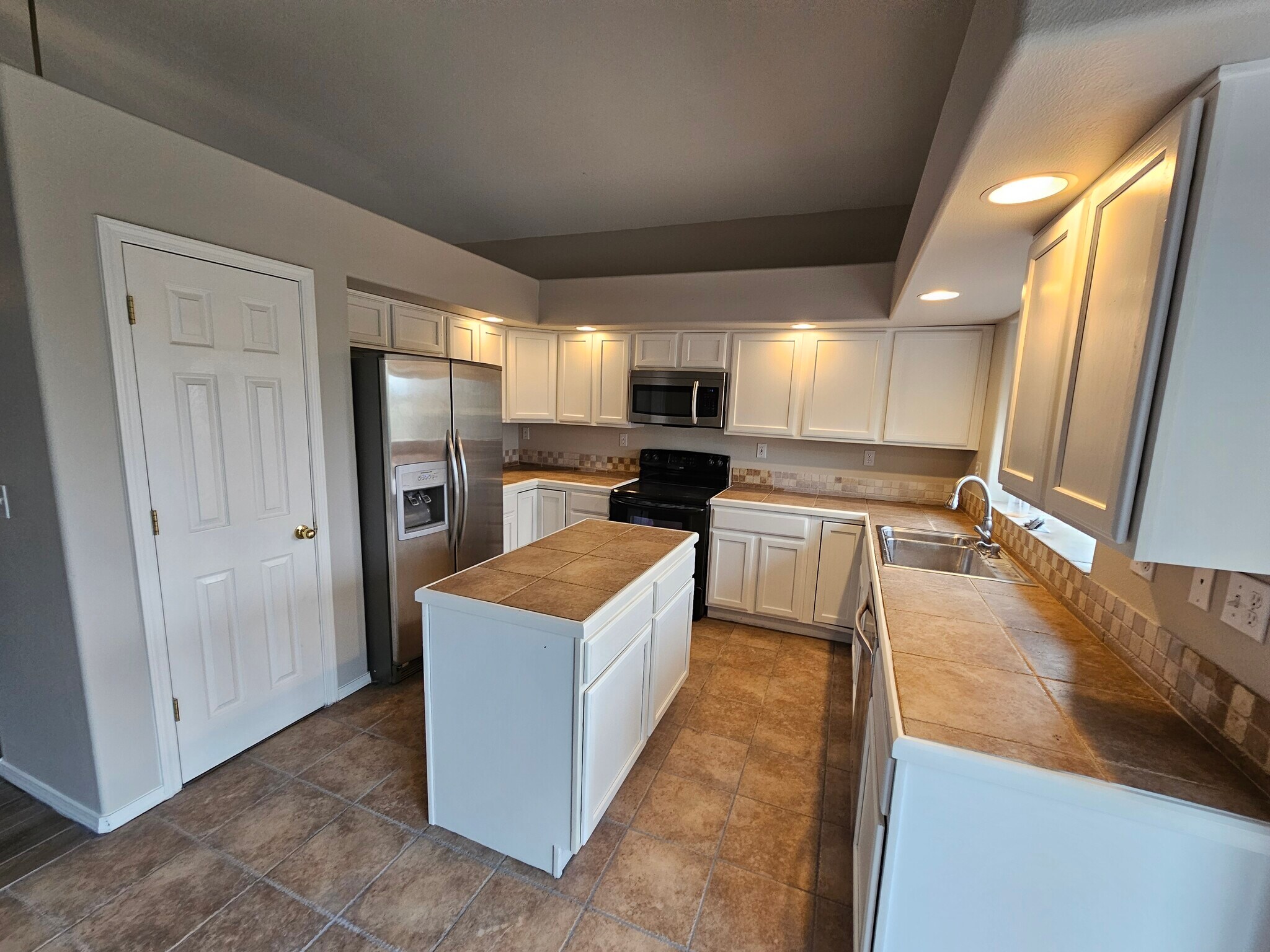Building Photo - 6672 Wild Indigo Dr
