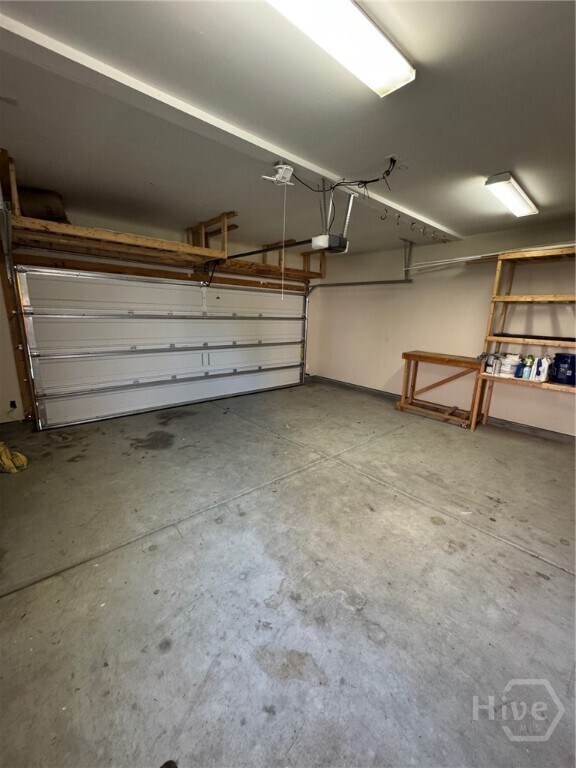 Building Photo - 147 Shady Grove Ln