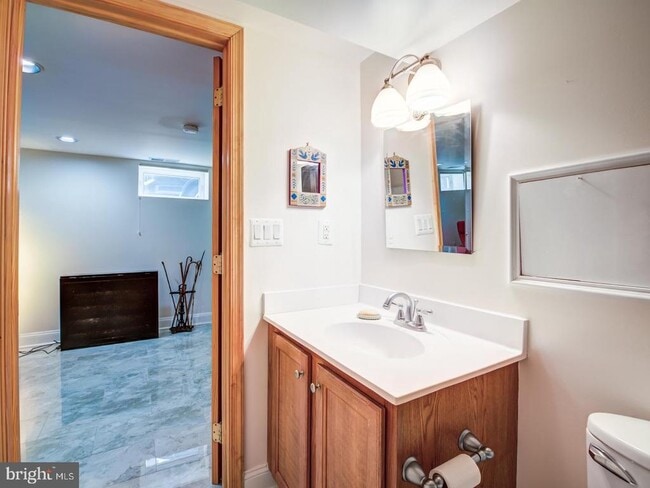 Building Photo - 3629 Ordway St NW